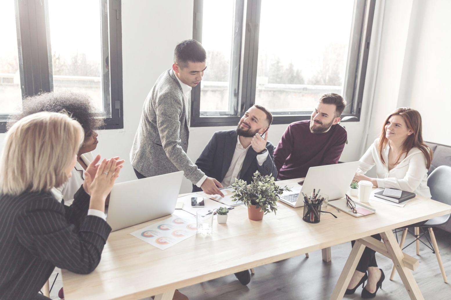 Sesión de formación financiera en curso